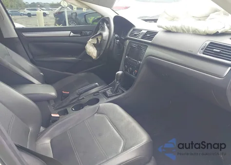 2015 Volkswagen Passat 1.8T Limited Edition from USA, damaged, VIN 1VWAT7A36FC081720